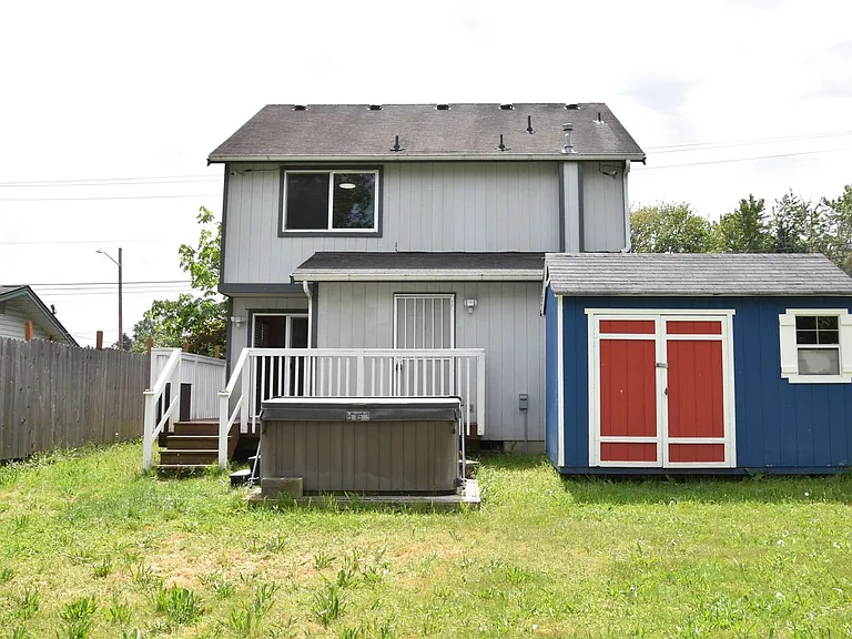 1405 E 38th St — Photo 22
