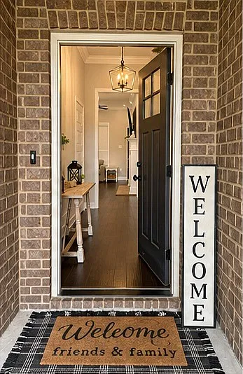 3 bed, 1833 sqft, $2,200 — Photo 2