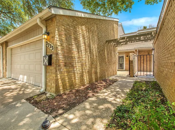 2723 Meadowstone Ct, Carrollton, TX 75006