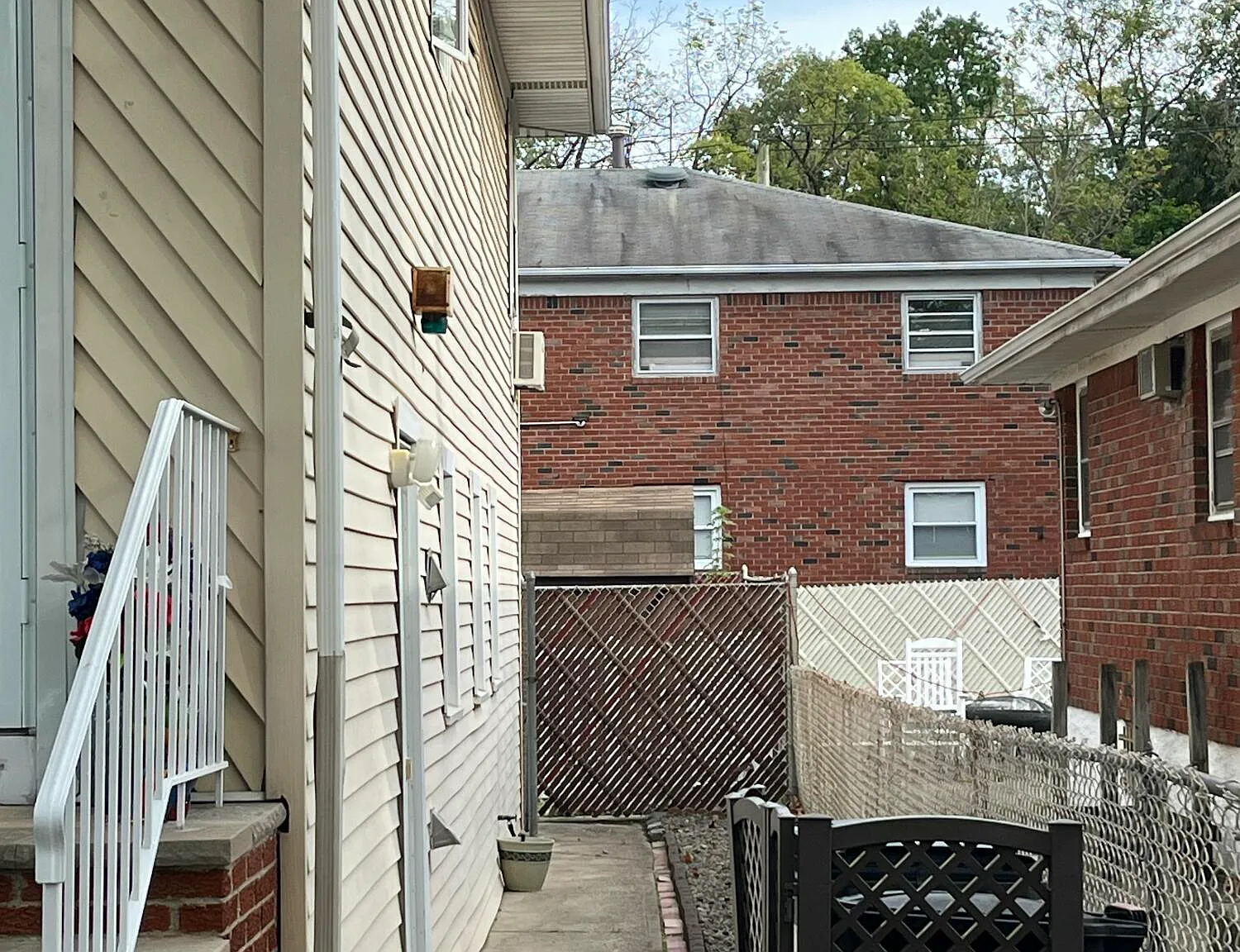 2 bed, 1075 sqft, $2,200 — Photo 2