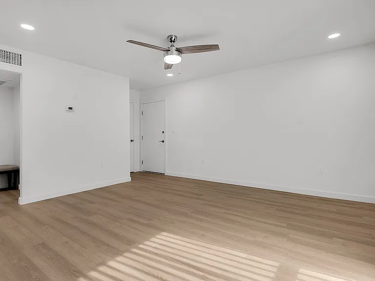 El Dorado Apartments — Photo 19