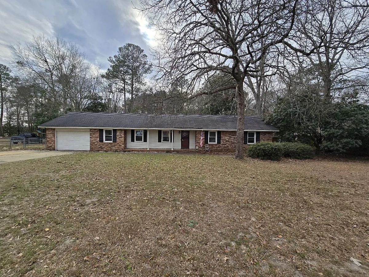 Building Photo - 637 Sierra St