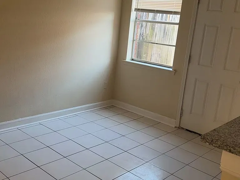 4140 Delaware Ave #C — Photo 2