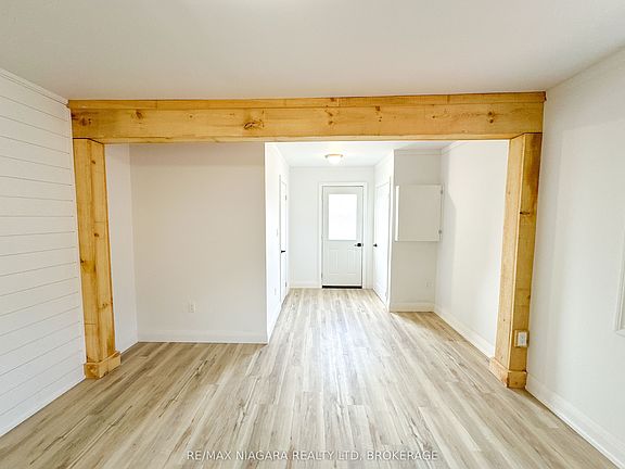 3rd image of 233 Pelham Rd