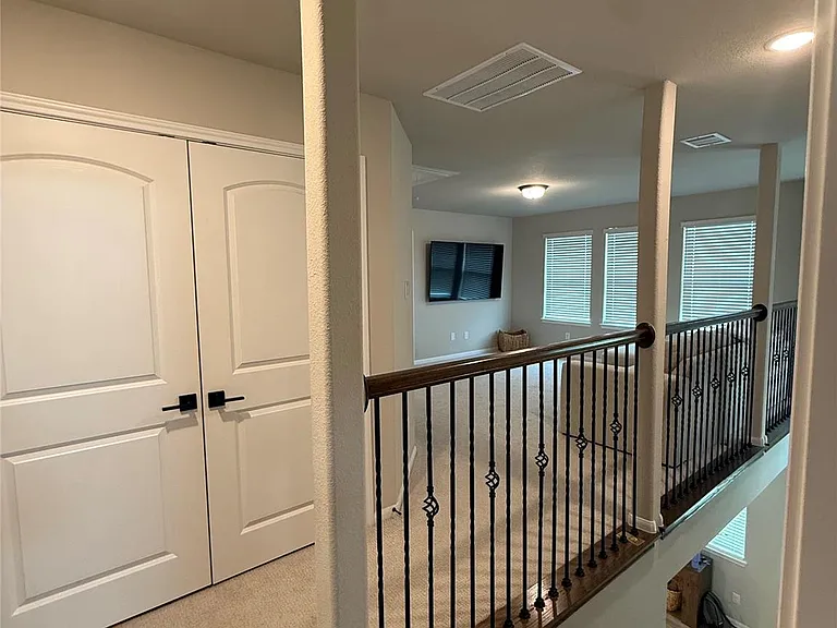5504 Hyde Park Dr — Photo 12
