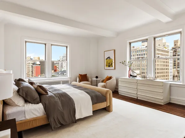 975 Park Avenue image 7 of 16