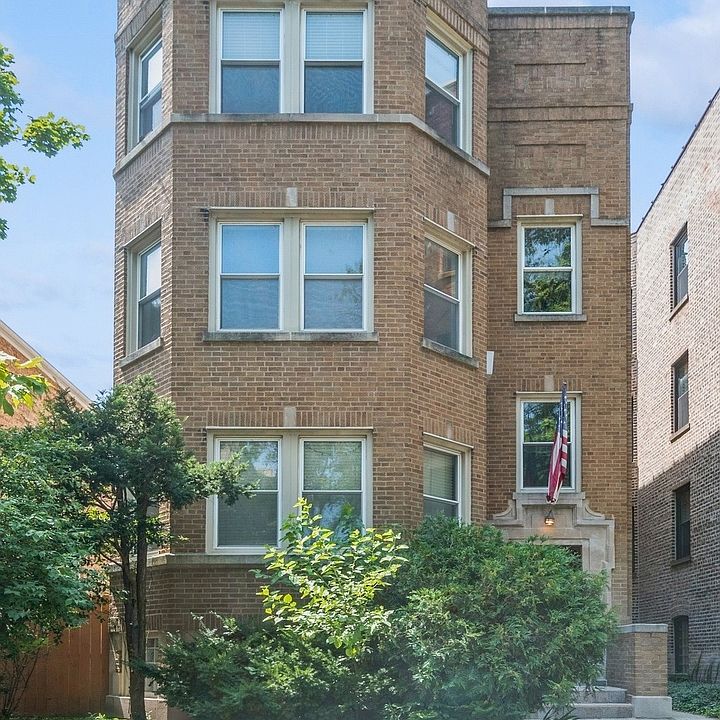 1st image of 7534 N Oakley Ave
