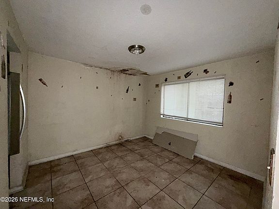 4th image of 718 OAKS MANOR Court #M1-2