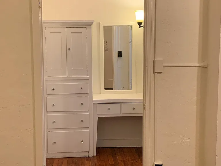 654 S Detroit St #306 — Photo 11