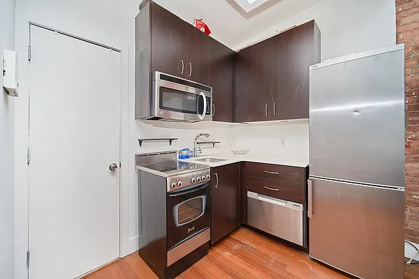 Rented by Living New York | media 8