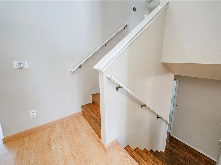 1802 N Heath Ave — Photo 13