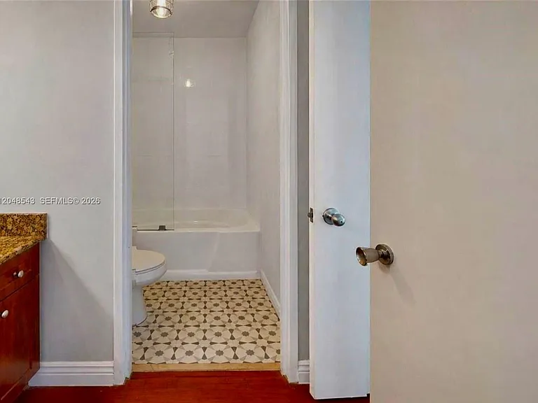 500 Three Islands Blvd #L25 — Photo 18