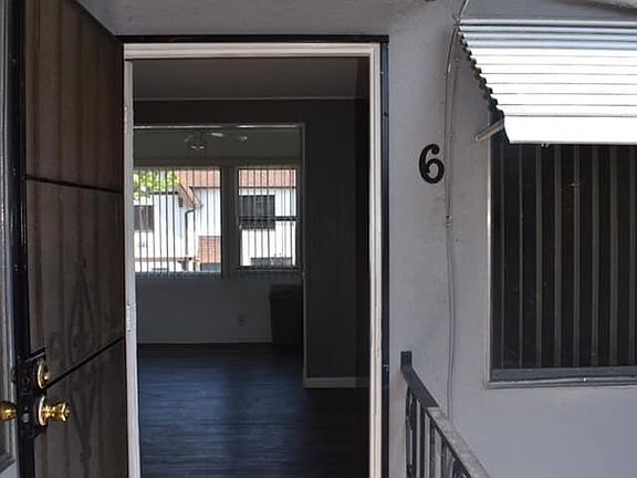 3rd image of 435 Orange Ave APT 6