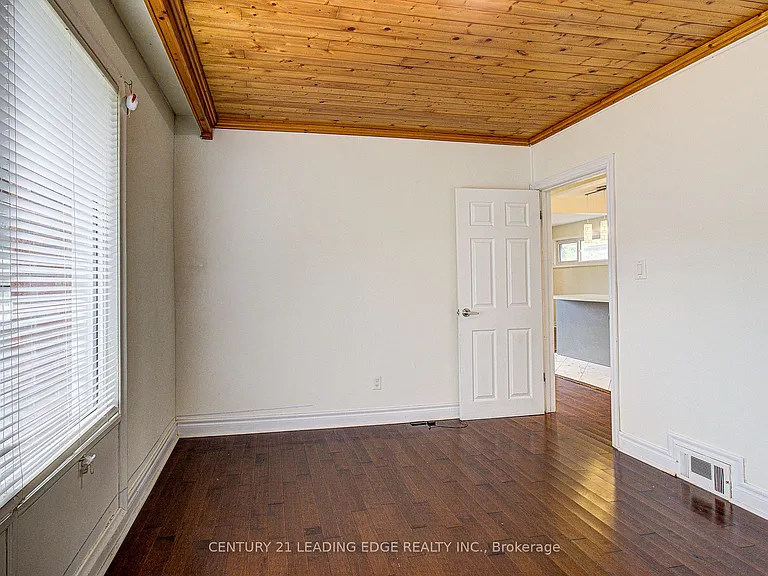 124 Haileybury Dr — Photo 20