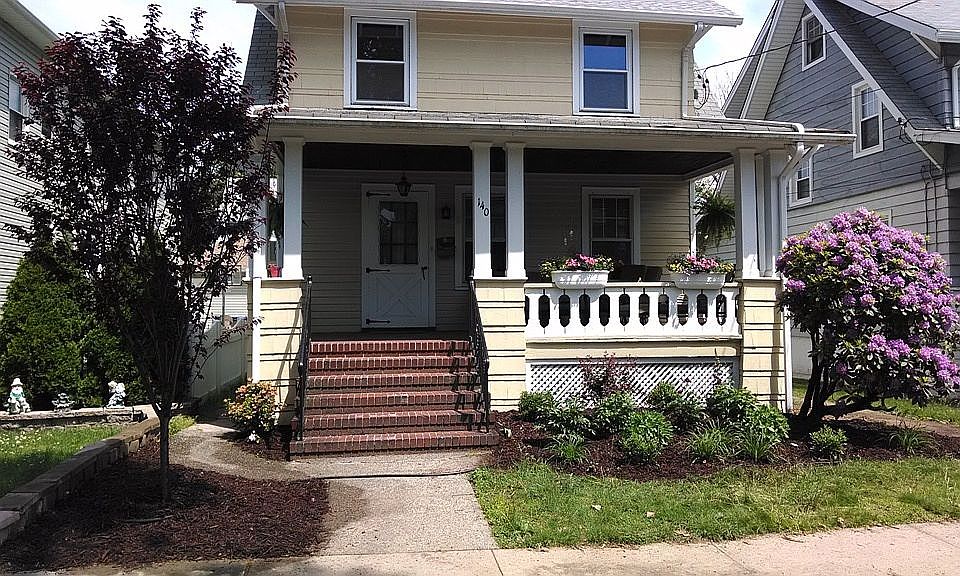2nd image of 140 Demott Ave