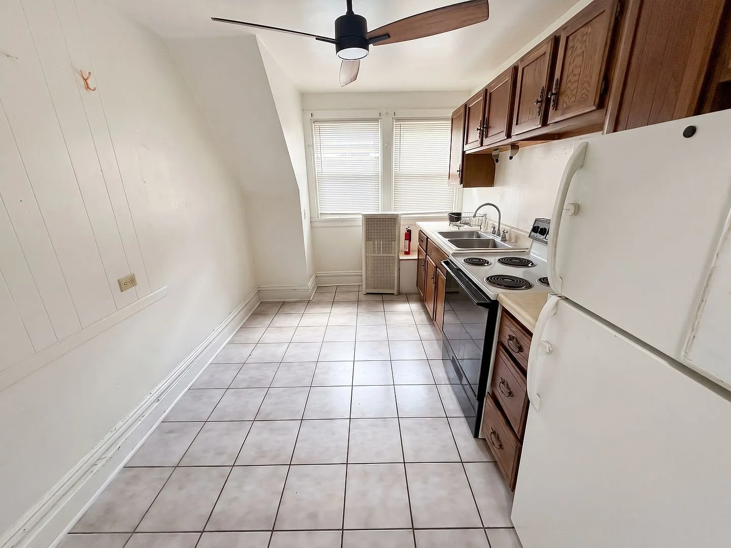 609 S Braddock Ave — Photo 3