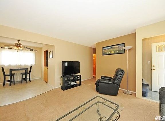 4th image of 256 Clement Ave