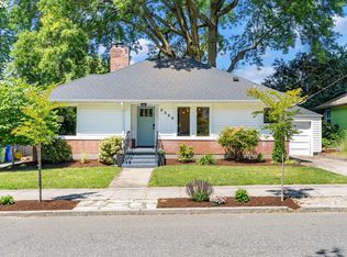 5555 SE Stark St, Portland, OR 97215