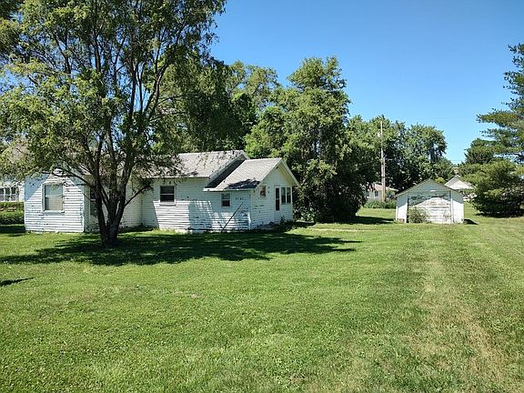 5th image of 205 Ash St