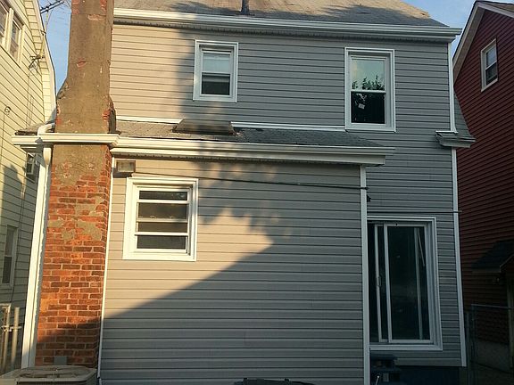3rd image of 188-19 Mangin Ave.