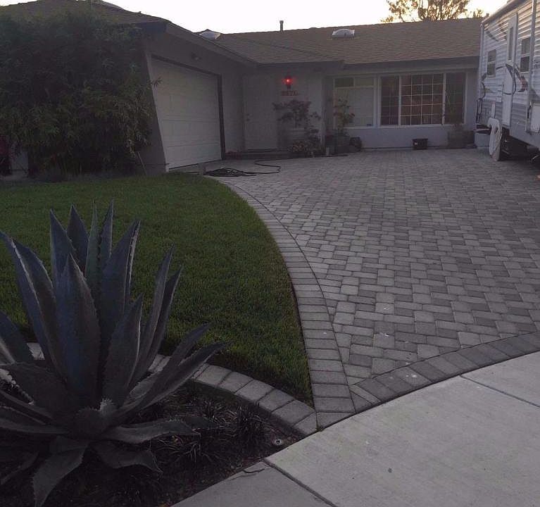 1st image of 2571 Parkdale Ave