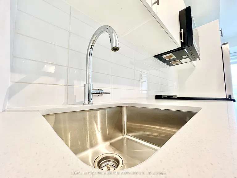 412 Silver Maple Rd #308 — Photo 8