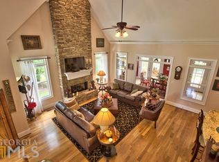 202 Winding River Rd, Eatonton, GA 31024