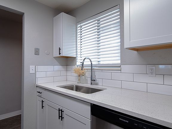 4th image of 5877 W Kootenai Ln #5965