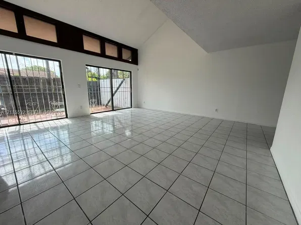 4045 SW 68th Way #5-I, Miramar, FL 33023