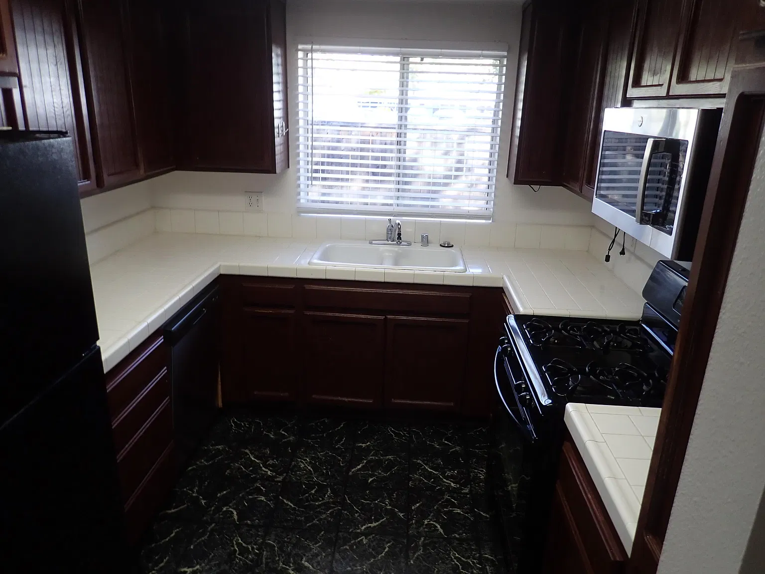 1 bed, 1.0 bath, 831 sqft, $3,400 — Photo 4