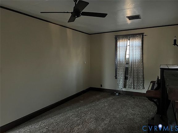 3rd image of 1633 Stuart Ave