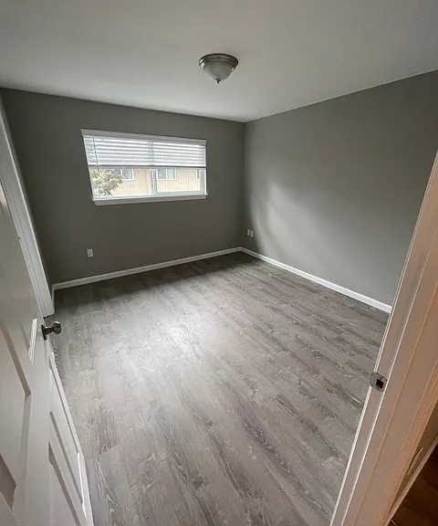 Pacific Pointe Apartments — Photo 12