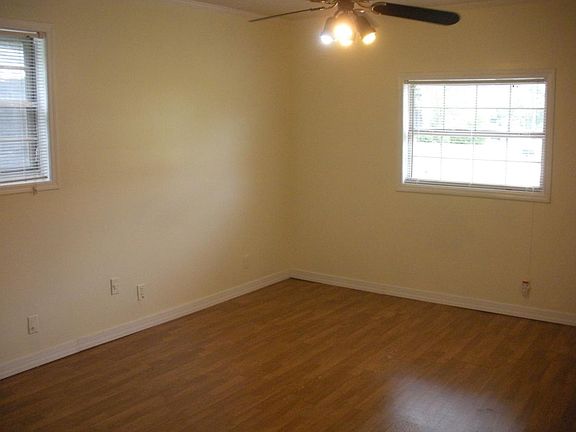 3rd image of 120 Greenridge Dr