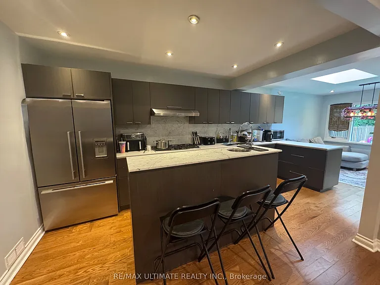 10 Noel Ave — Photo 6