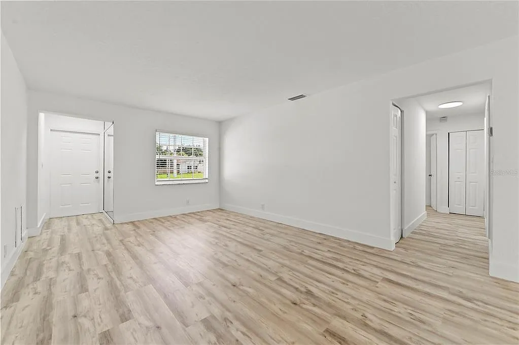 3 bed, 2.0 bath, 1520 sqft, $4,500 — Photo 3