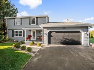 2610 Stonebridge Dr, Racine, WI 53404