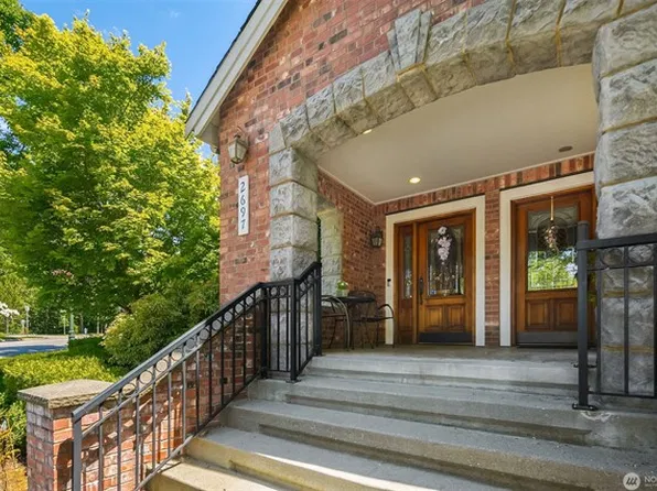 2697 NE Park Dr, Issaquah, WA 98029