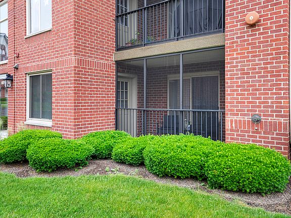 4th image of 6970 Heritage Cir APT 1B