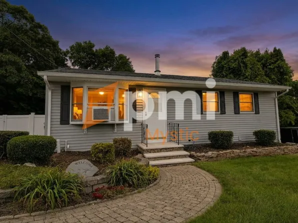 90 Nantucket Dr, Groton, CT 06355