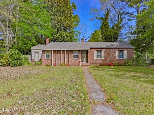 221 E Main Street, Rose Hill, NC 28458