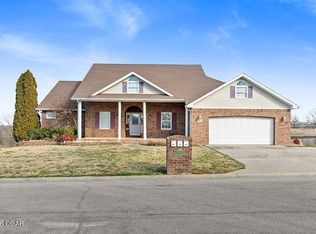 1301 Fox Ridge Ln, Neosho, MO 64850