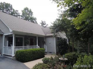 675 Mountain View Dr, Columbus, NC 28722