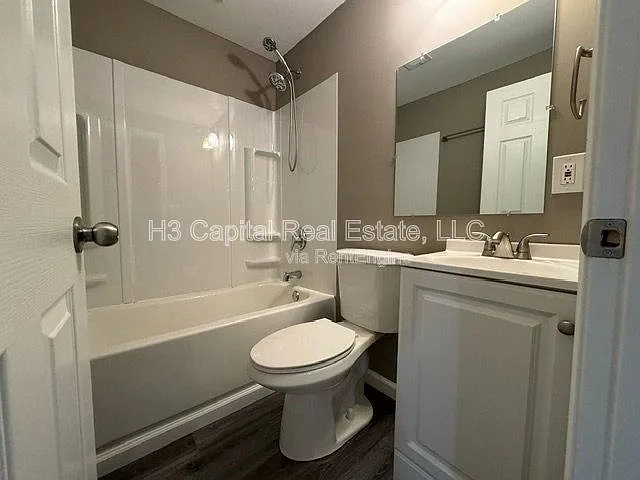1041 Flora Lake Ct — Photo 31