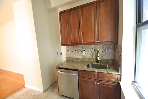 Rented by Bohemia Realty Group | media 20