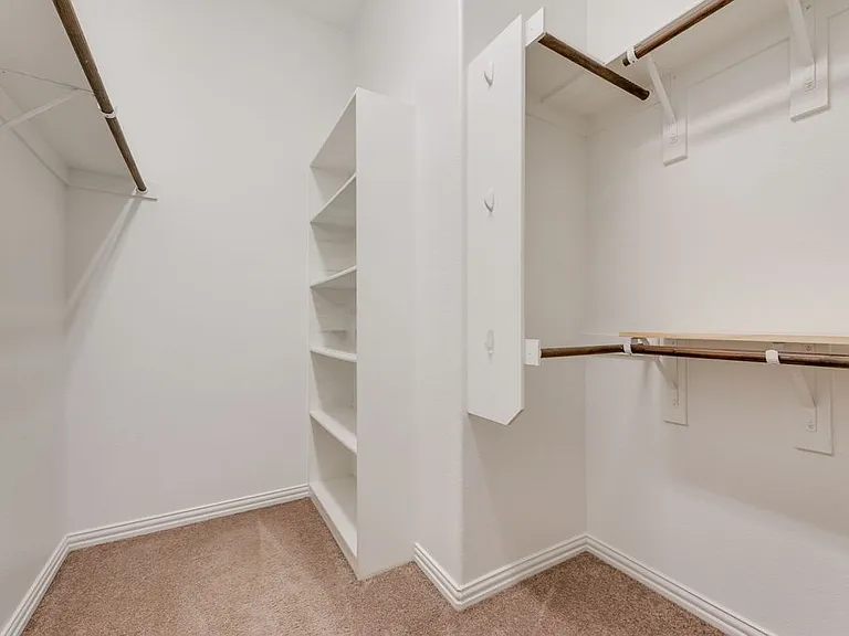 1560 Seminole Dr — Photo 9