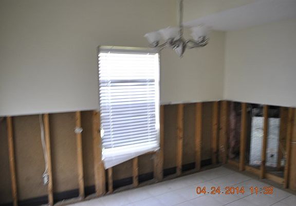 3rd image of 17 Rush Dr