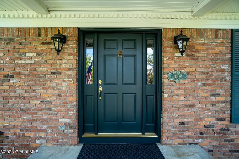 3rd image of 1009 Cheyenne Road