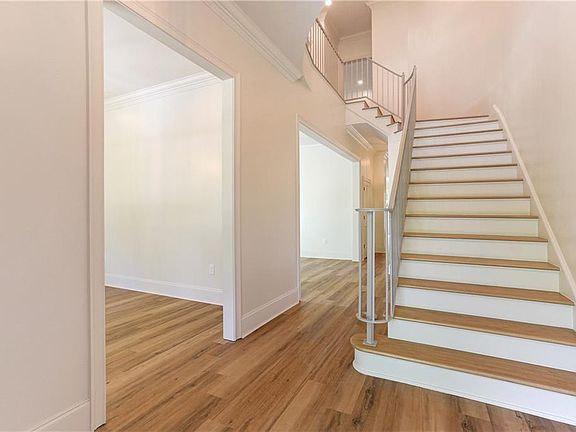 3rd image of 11 Sugarberry Pl