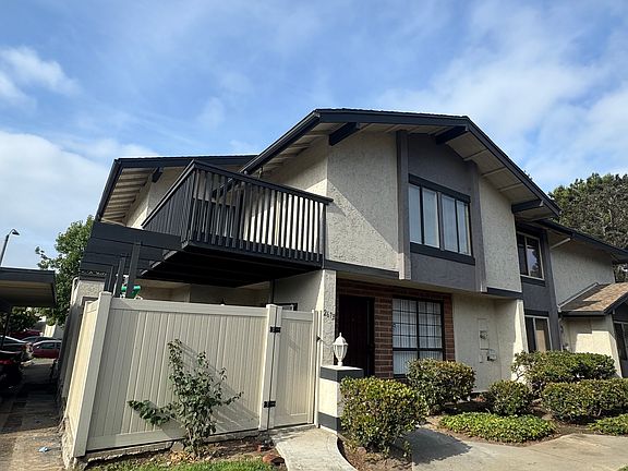 5th image of 267 Rancho Ct Unit B
