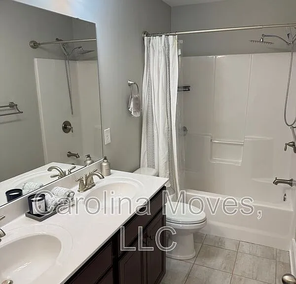 604 Springbank Aly — Photo 13